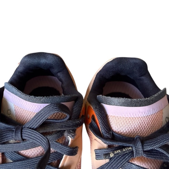 On CloudFlow 4 Casual Running Shoes, Women’s size 7 - Picture 8 of 11